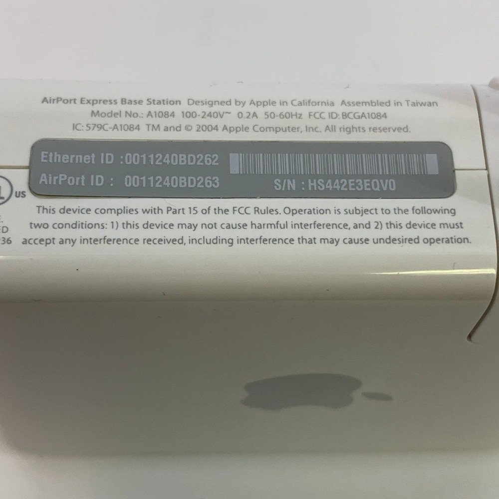 Apple AirPort Express Base Station 802.11g Wireless Router Model A1084 - Picture 7 of 11